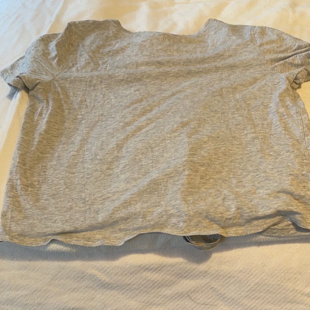 Lululemon top size 6 - Picture 2 of 3